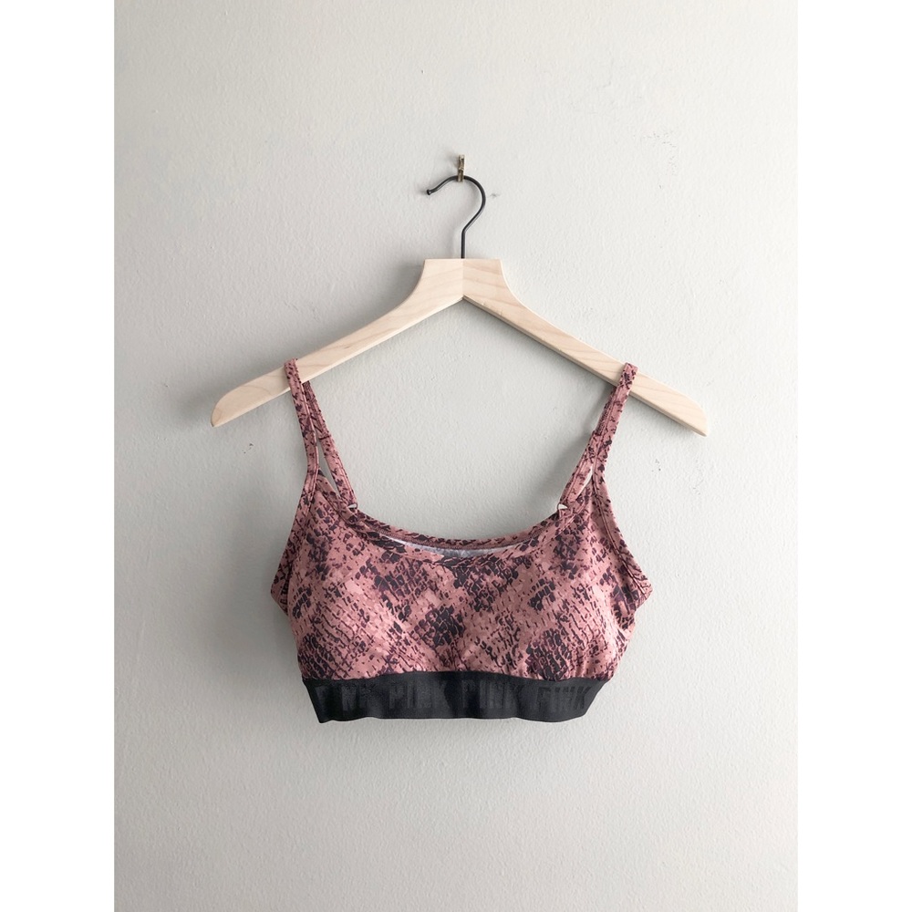 PINK Victoria’s Secret Lightly Lined Sports Bra